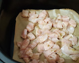 Foto del paso 3 de la receta: Pechuga de pavo al ajillo en ensalada