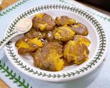 Gambar langkah 4 resipi 👩‍🍳Crispy Smashed Baby Potatoes🥔.