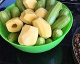 صورة لخطوة 1 من وصفة بطاطا و كوسى محشية (ابلمة)
