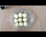 A picture of step 3 of Dry Gulabjamun with Milk Powder.