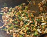 Foto langkah ke 4 dari resep ¹⁰⁷ Mie Goreng Sayur.