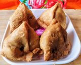 সামোসা চাট(Samosa Chaat recipe in bengali) রেসিপি ধাপ - 2 ছবি