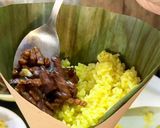 Foto langkah ke 7 dari resep Nasi Kuning Pincuk.