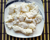 Foto del paso 2 de la receta: Patatas con migas de bacalao y setas