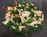 รูปขั้นตอนการทำที่ 5 ของ ผัดวอเตอร์เครสใส่ไก่