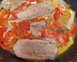 Foto del paso 4 de la receta: Lengua en salsa de pimientos!