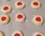 Foto langkah ke 5 dari resep Thumbprint cookies/ kue ibu jari no oven no mixer.