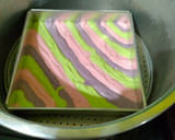 Foto langkah ke 5 dari resep Bolu Kukus Pelangi Gulung (takaran sendok).