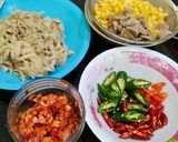 Foto langkah ke 3 dari resep Tumis Jamur Tiram Pedas.