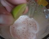 Foto langkah ke 4 dari resep Jus Tomat, Timun & Jeruk Nipis.