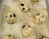 Foto langkah ke 4 dari resep Oat & Raisin Scones.