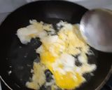 Foto langkah ke 3 dari resep Nasi goreng tomyum vegie.