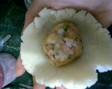 A picture of step 6 of Suji Aloo paratha.