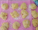 Foto langkah ke 4 dari resep Donat Dengan Isian Ayam.