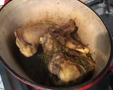 Une image de l'étape 8 de Souris d'agneau confites au miel, thym et romarin.
