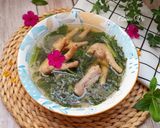 Hình bước làm 2 của món Canh rau tần ô nấu chân gà