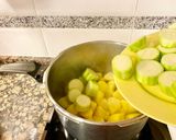 Foto del paso 3 de la receta Crema de calabacín con quesitos