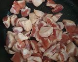 Une image de l'étape 2 de Poulet champignon façon blanquette.