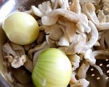 Hình bước làm 1 của món Cá Hồi Áp Chảo Sốt Kem Nấm Fake Healthy