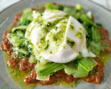 Foto del paso 5 de la receta: Pak choi con tomate confitado, burrata trufada y pesto