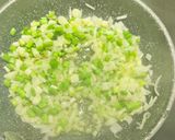 Foto del paso 4 de la receta: Tortilla de ajetes tiernos