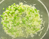 Foto del paso 4 de la receta: Tortilla de ajetes tiernos