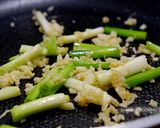 蔥爆雞丁 - 香辣軟嫩好下飯的食譜步驟3照片