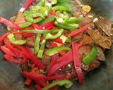 Foto langkah ke 3 dari resep Daging Saos Paprika.