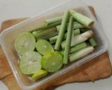 Foto langkah ke 1 dari resep Es Teh Sereh Jeruk Nipis.