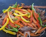 Une image de l'étape 5 de Émincé de boeuf au légume.