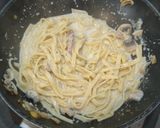 Une image de l'étape 4 de Tagliatelles alla boscaiola.