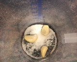 Foto del paso 1 de la receta: Ajo y perejil en aceite