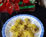 A picture of step 2 of Sev puri.