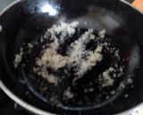 A picture of step 2 of Caramelized makhana.