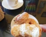 Foto langkah ke 4 dari resep Donat Gula Karamel eggless 1x proofing saja.