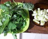 Foto langkah ke 1 dari resep Sayur Bayam Timun.