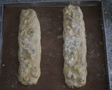 Gambar langkah 3 resipi Almond Biscotti.