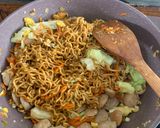 Foto langkah ke 4 dari resep Mie Goreng.