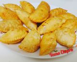 मावा गुजिया (mawa gujiya recipe in Hindi) रेसिपी चरण 7 फोटो
