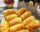 Hình bước làm 10 của món Bánh mỳ cuộn xúc xích