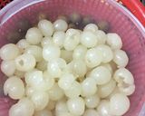 Hình bước làm 2 của món Chè long nhãn hạt sen