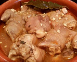 Foto del paso 7 de la receta: Manitas de cerdo en salsa