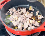 Foto langkah ke 7 dari resep 17. Rawon Daging Khas Surabaya - Rempah Indonesia TOP banget!.