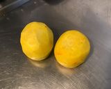 Une image de l'étape 3 de Pieuvres de poivrons grillés île de betteraves et mer de courgette.