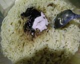 Foto langkah ke 3 dari resep Mie instan cake.