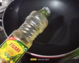A picture of step 2 of Garlicky Stir Fried Water Chestnut.