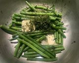 A picture of step 2 of Green Beans with Dill.