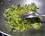 A picture of step 3 of Green pav bhaji.