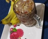 A picture of step 5 of Banana Nutella milk shake.