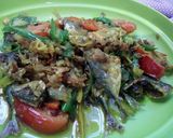 Foto langkah ke 6 dari resep Ikan Bumbu Kuning Tumis.